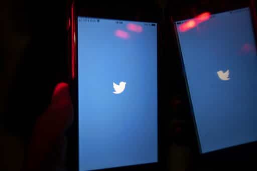 Russia fines Twitter