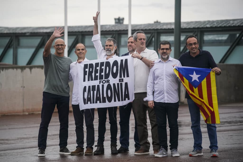 Nine Catalan separatists pardoned by the Spanish government walked out of prison