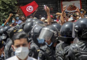 Tunisia: A Political Coexistence Infected by Covid, Economy