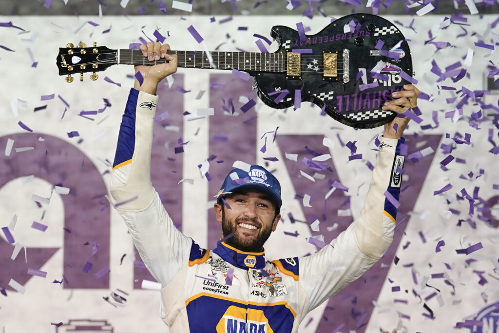 Elliott wins pole as he tries to defend Road America title