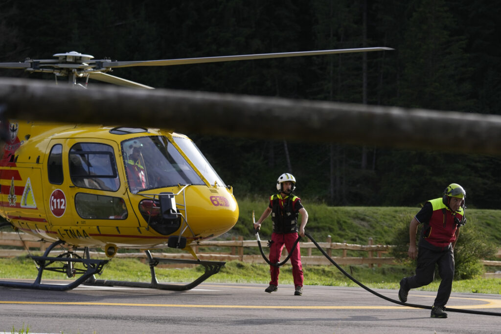 Drone search resumes on Italian glacier after avalanche