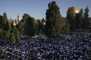 Millions of Muslims commemorate Eid al-Adha amid high prices