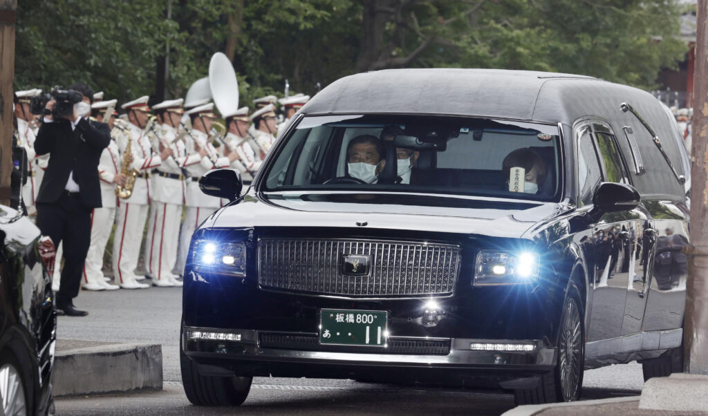 Japanese say final goodbye to assassinated former leader Abe