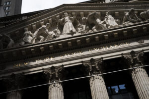 Stocks edge higher as Wall Street waits for Fed speech