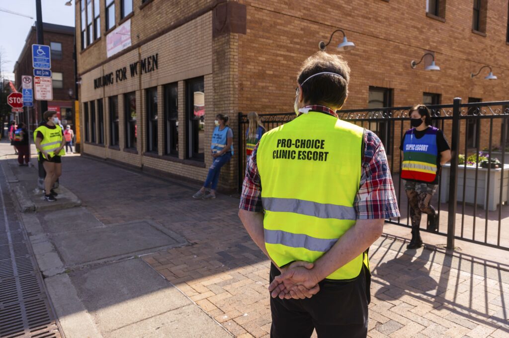 Minnesota abortion clinic braces for tide of out-of-staters