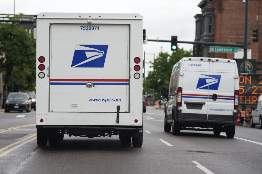 US Postal Service to boost purchases of electric vehicles