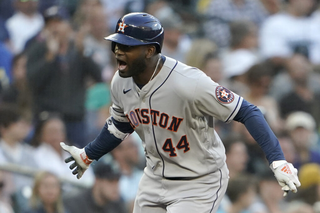 Astros end Mariners' winning streak at 14; J-Rod scratched