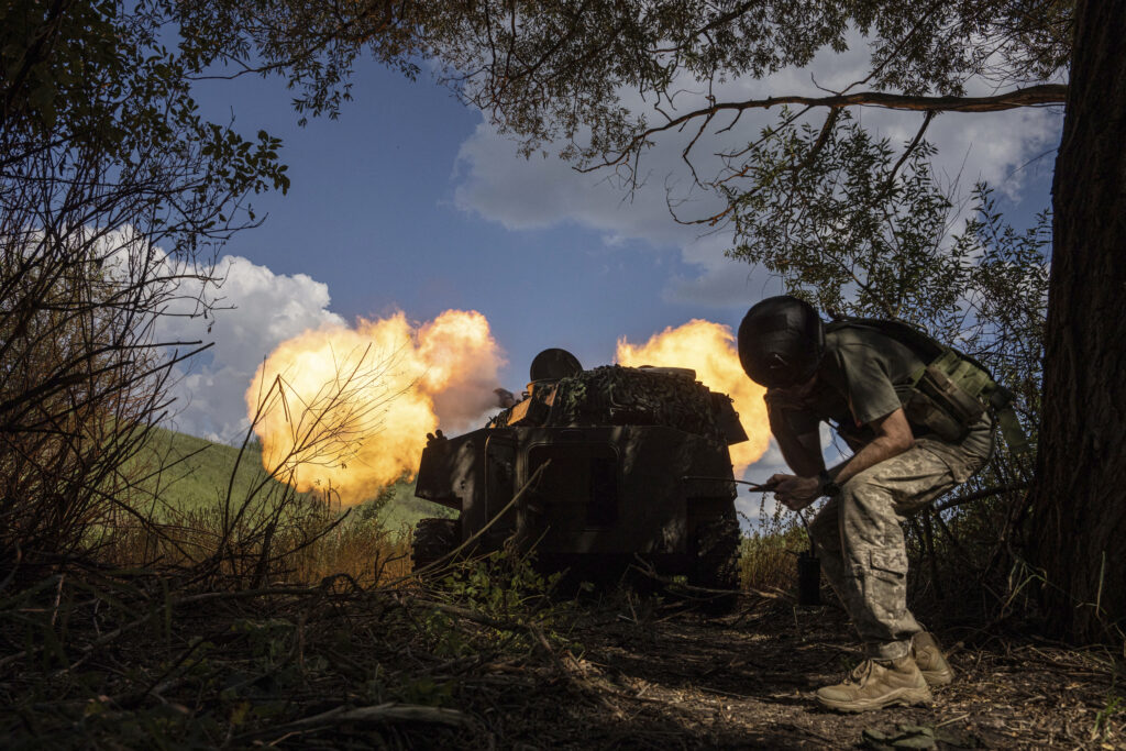 Russia steps up strikes on Ukraine amid counterattacks