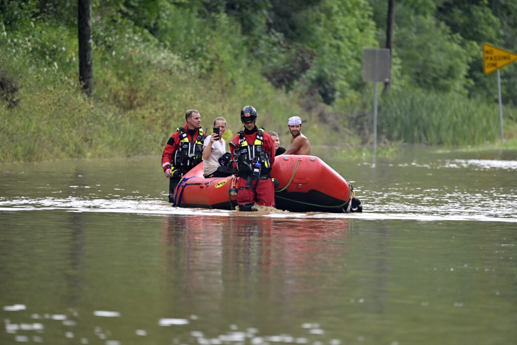 Appalachian floods kill at least 15 as rescue teams deploy