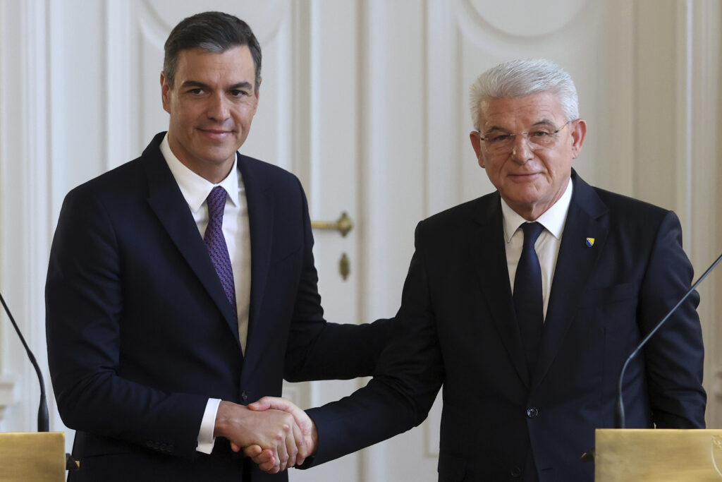 Spanish PM Sanchez backs EU candidacy for Bosnia