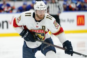 Jonathan Huberdeau gets $84M, 8-year extension with Flames