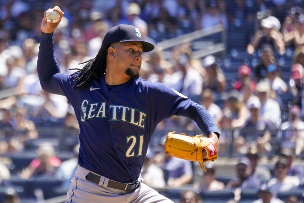 Castillo, early power send Mariners past Cole, Yankees 7-3