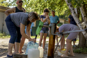 As summer wanes, water crisis looms for east Ukrainian city