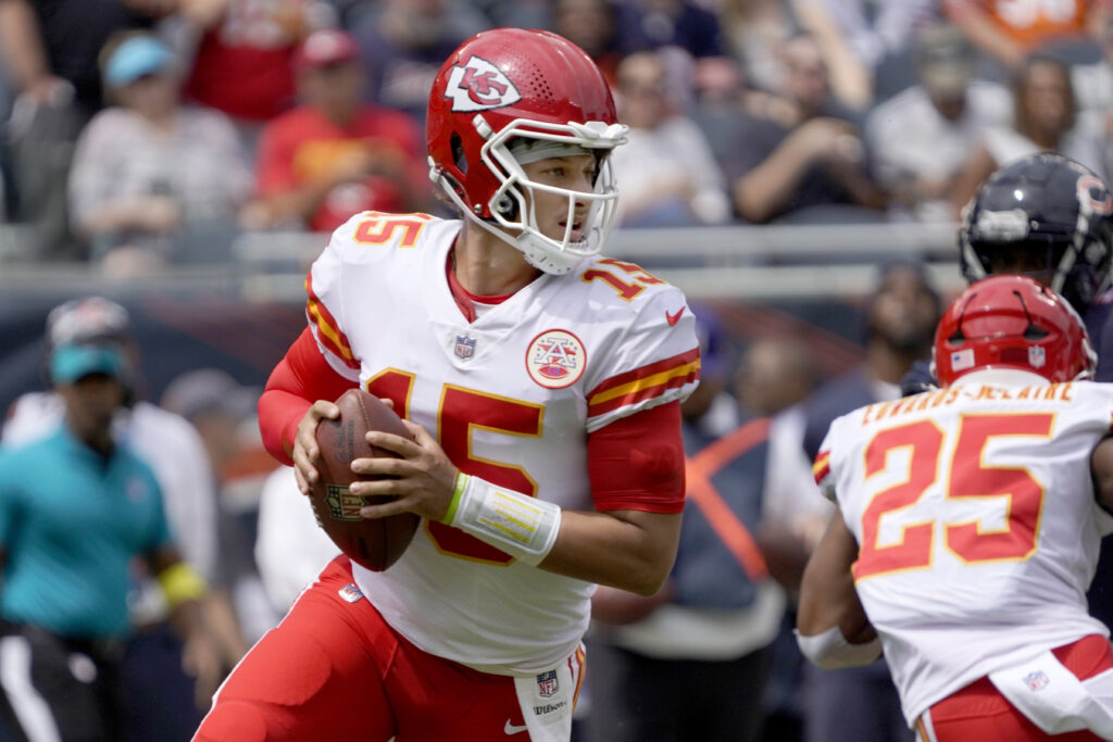 Mahomes has TD, safety Reid kicks PAT, Chiefs lose to Bears