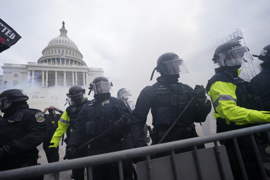 FBI: 5 militia members charged with storming Capitol