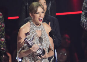 Taylor Swift wins MTV Top Video Music Award 2022