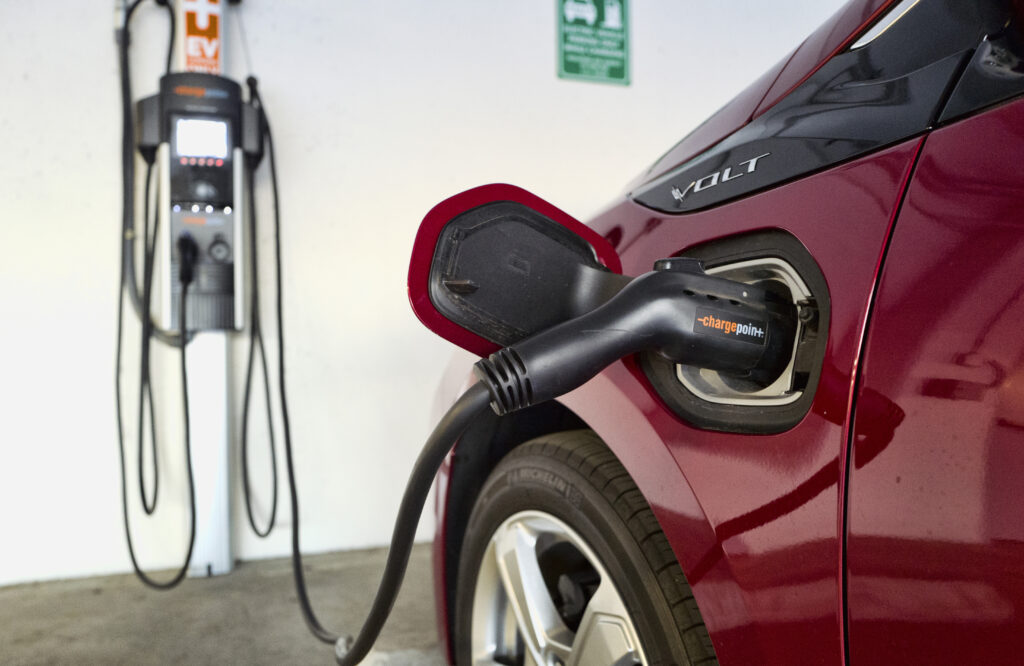 17 states considering California's Electric car plan