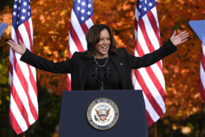 Harris and Trump Vie for Arab American Votes in Michigan