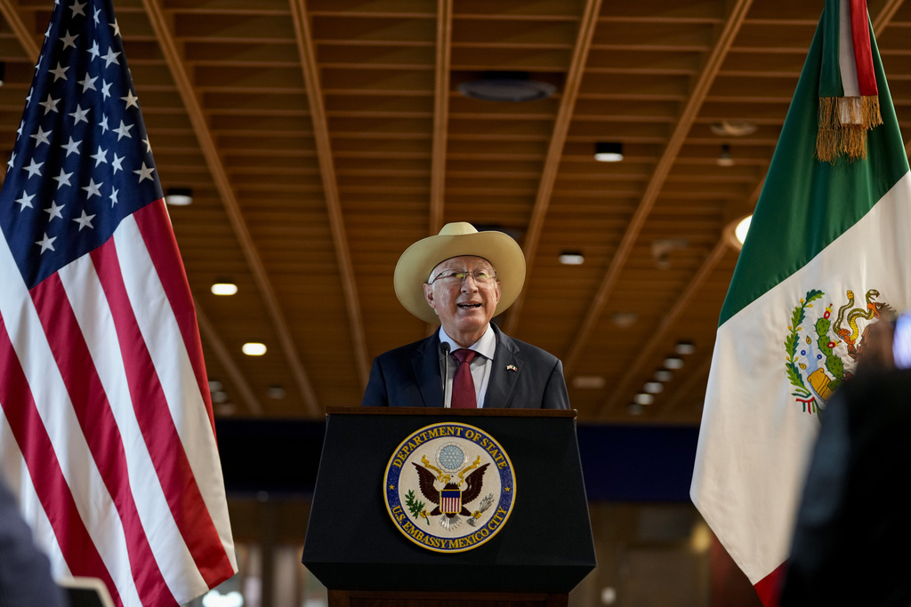L'ambassadeur américain Salazar critique le Mexique pour les violences des cartels de la drogue
