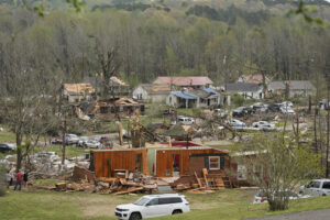 Des tornades meurtrières frappent le sud du pays, des inondations historiques sont attendues