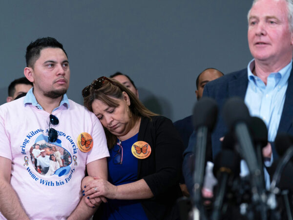 Judge Orders Trump Officials to Justify Deportation Delay