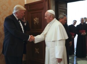 Le message de Pâques de Trump entre en conflit avec l'héritage du pape François