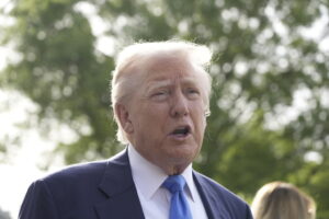 Les contradictions de Trump sur les tarifs douaniers ébranlent les marchés et ses alliés