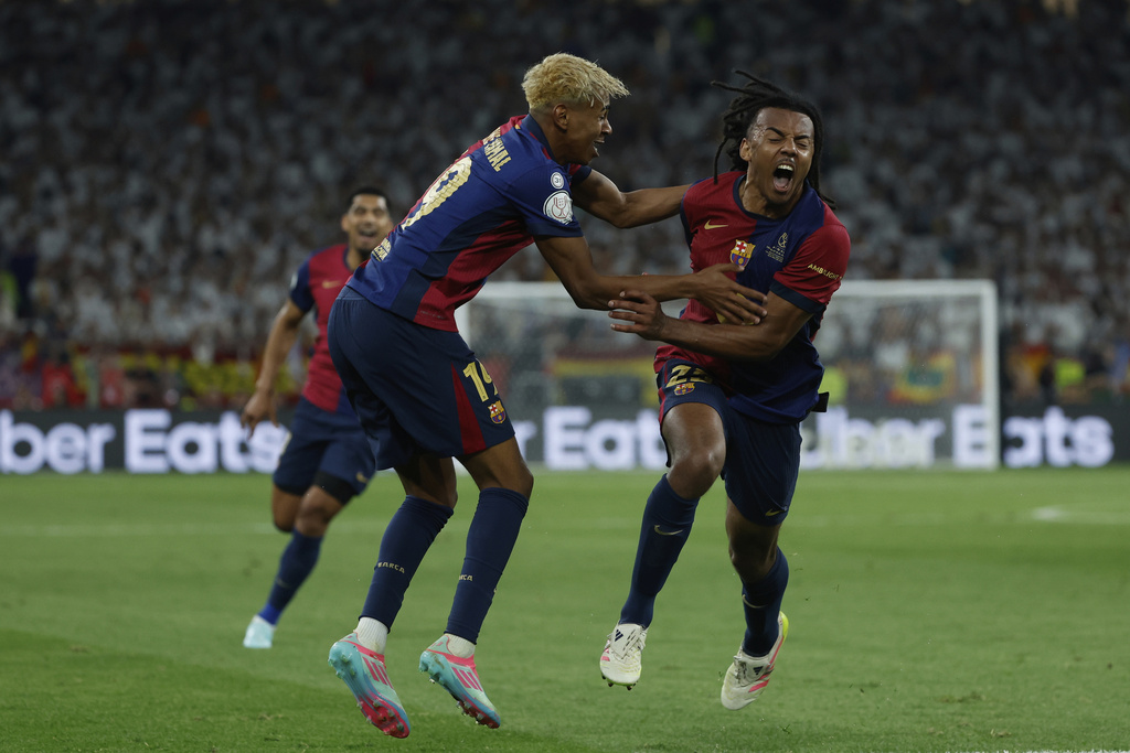 Barcelona Rallies From Two Down to Draw Inter