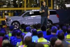 Ford Withdraws 2025 Forecast Amid Tariff Uncertainty