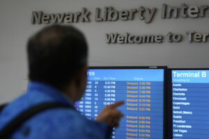 Newark Flight Chaos Triggers FAA, United Cuts