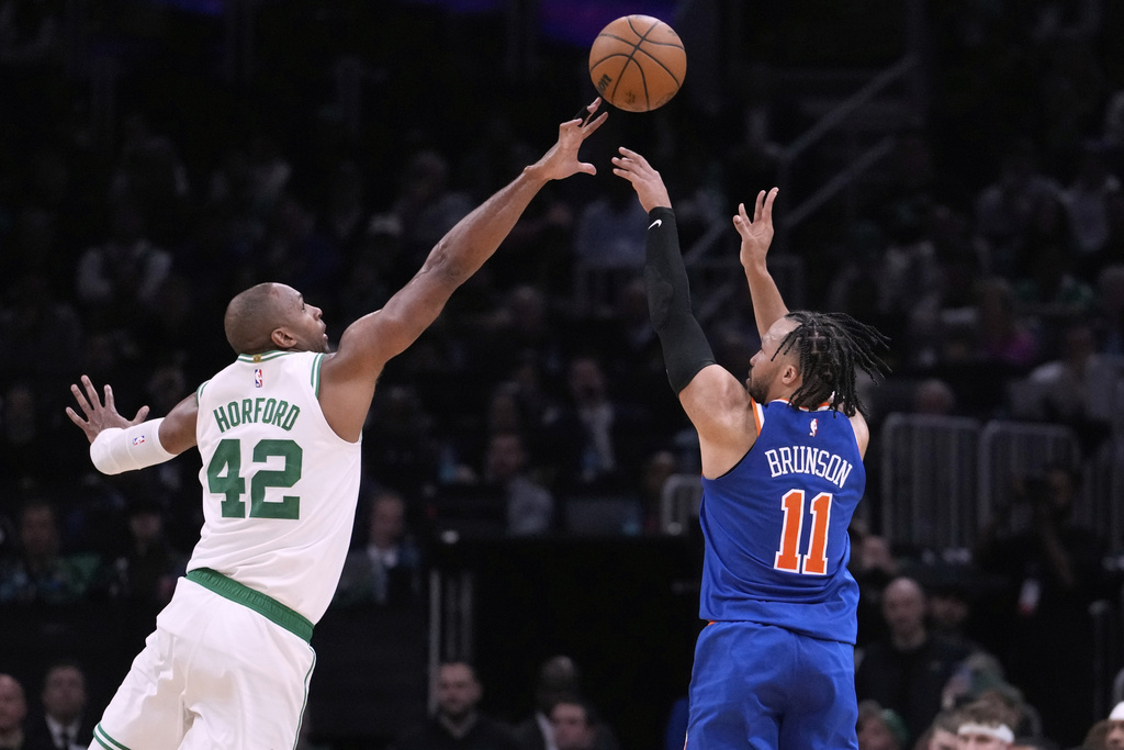 Celtics Keep Al Horford Starting Over Returning Porzingis