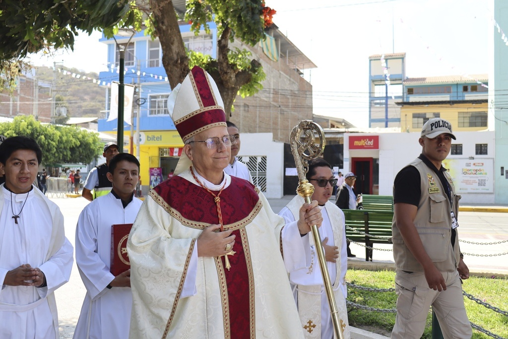 First Peruvian-American Pope Inspires Joy Across Peru