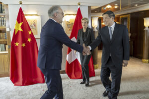 U.S.-China Tariff Talks Pause, Will Resume Sunday