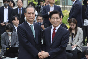 Conservative Party Crisis Reverses Kim’s Candidacy Decision