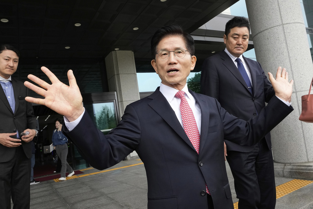 Conservative Party Crisis Reverses Kim’s Candidacy Decision