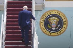 White House Blocks AP, Reuters From Press Plane