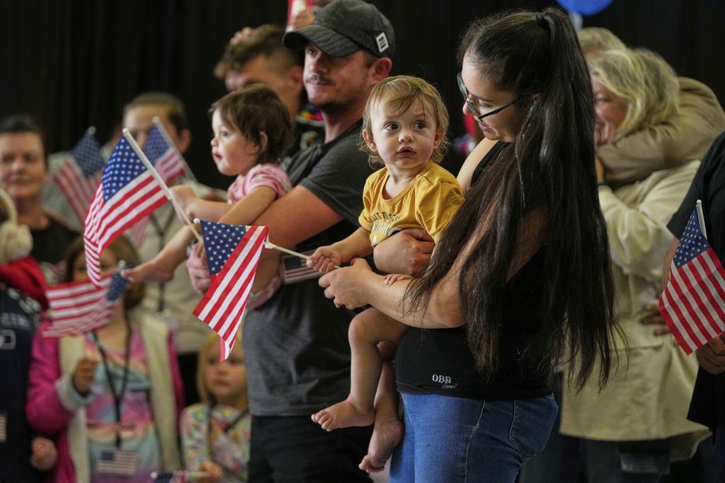 Trump Welcomes White South Africans as Refugees