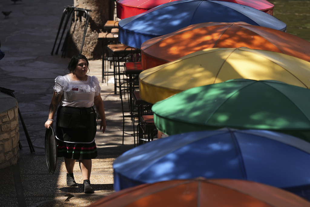 Unseasonal Triple-Digit Temperatures Hit U.S. Midwest