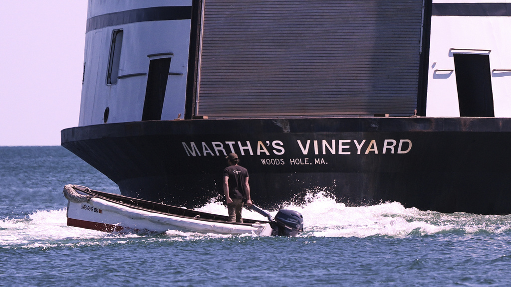 Endurance Swimmer Circles Martha’s Vineyard to Save Sharks