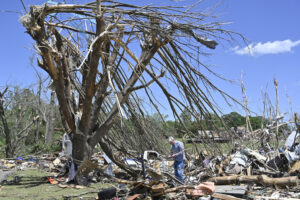 Kentucky Tornado Leaves 27 Dead Across Midwest