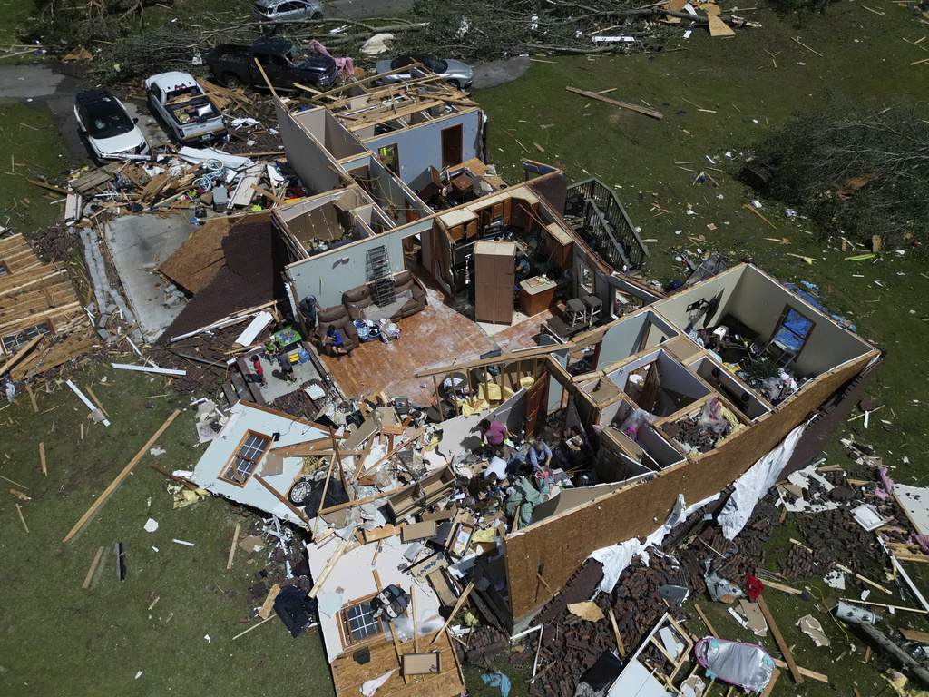 Kentucky Tornado Leaves 27 Dead Across Midwest