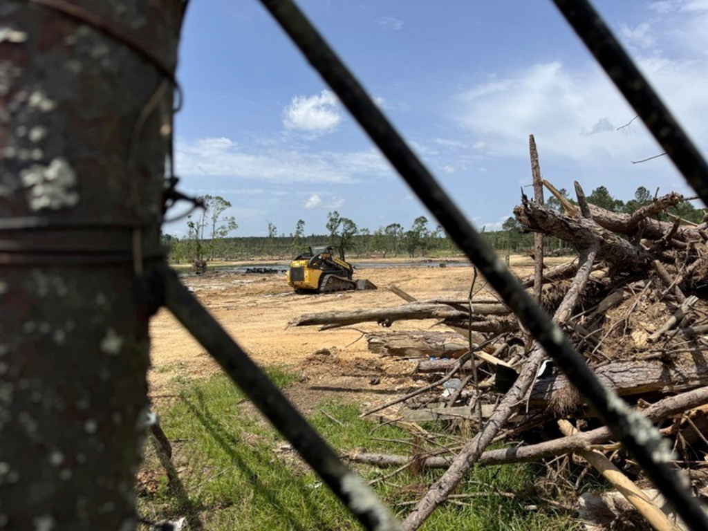 FEMA Delays Frustrate Tornado Recovery in Mississippi