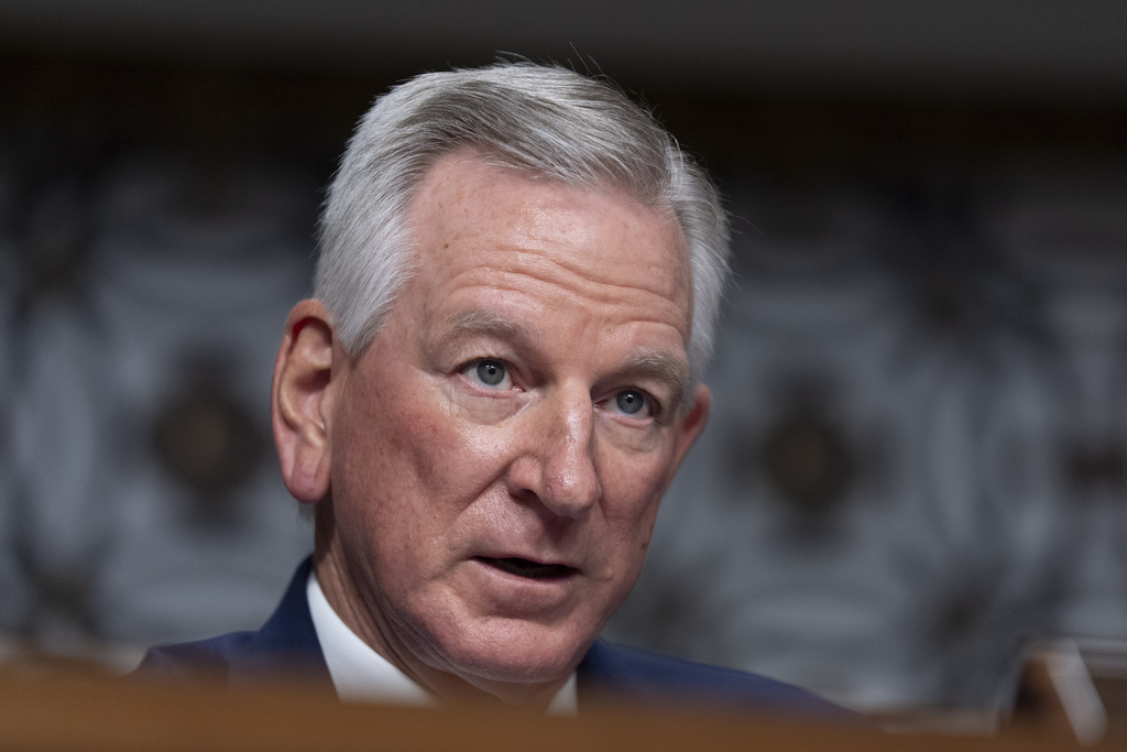 Tuberville Eyes Alabama Governorship, Decision Coming Tuesday