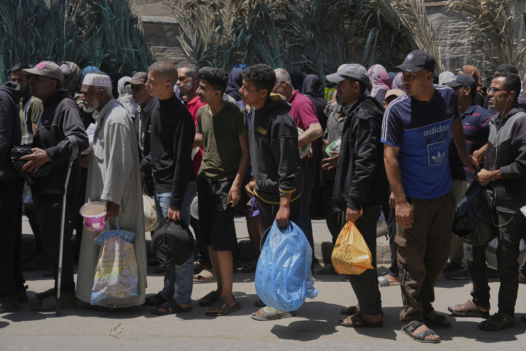 Hamas Reviews U.S. Ceasefire Proposal Amid Gaza Strikes