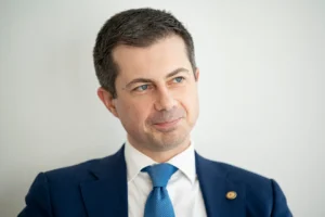 Buttigieg Leads 2028 Democratic Field in New Poll