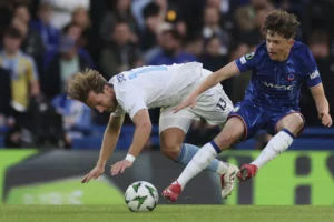 Dewsbury-Hall Goal Sends Chelsea to European Final