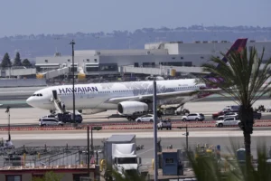 Passenger Arrested After Bomb Scare on Hawaii-Bound Flight