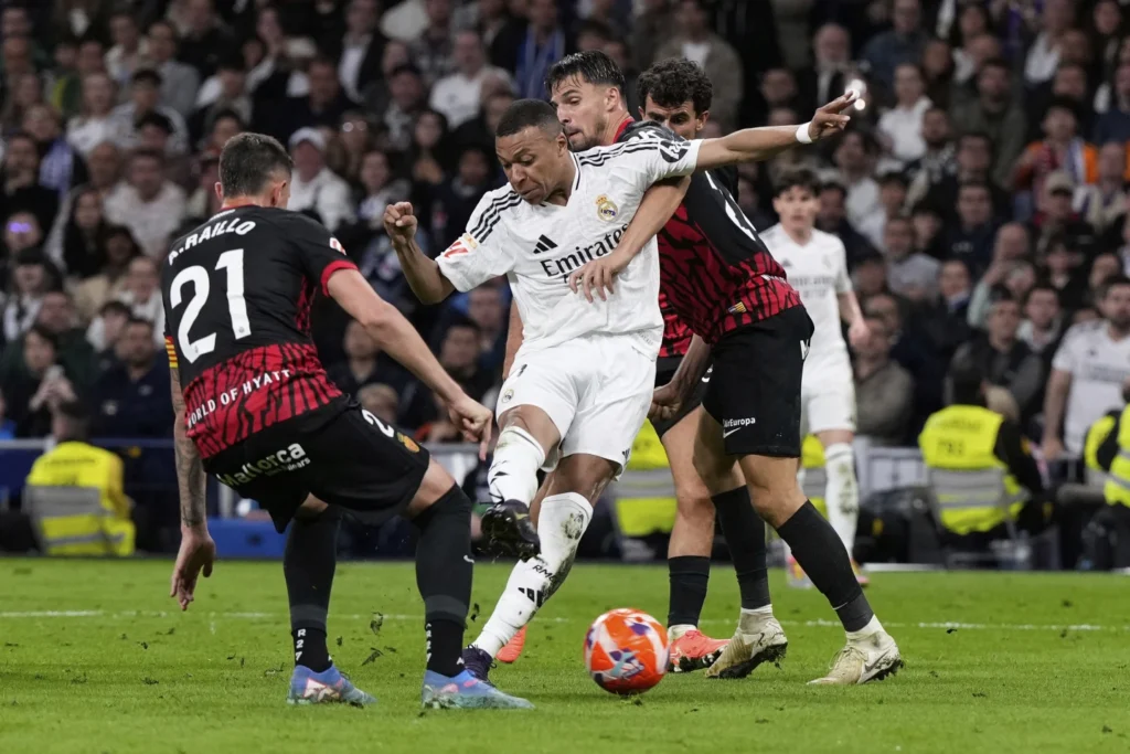 Jacobo Ramón’s Stoppage Goal Keeps Title Race Alive