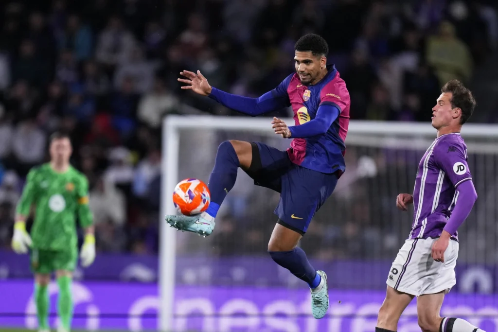 Barcelona Edges Valladolid Ahead of Champions League Clash