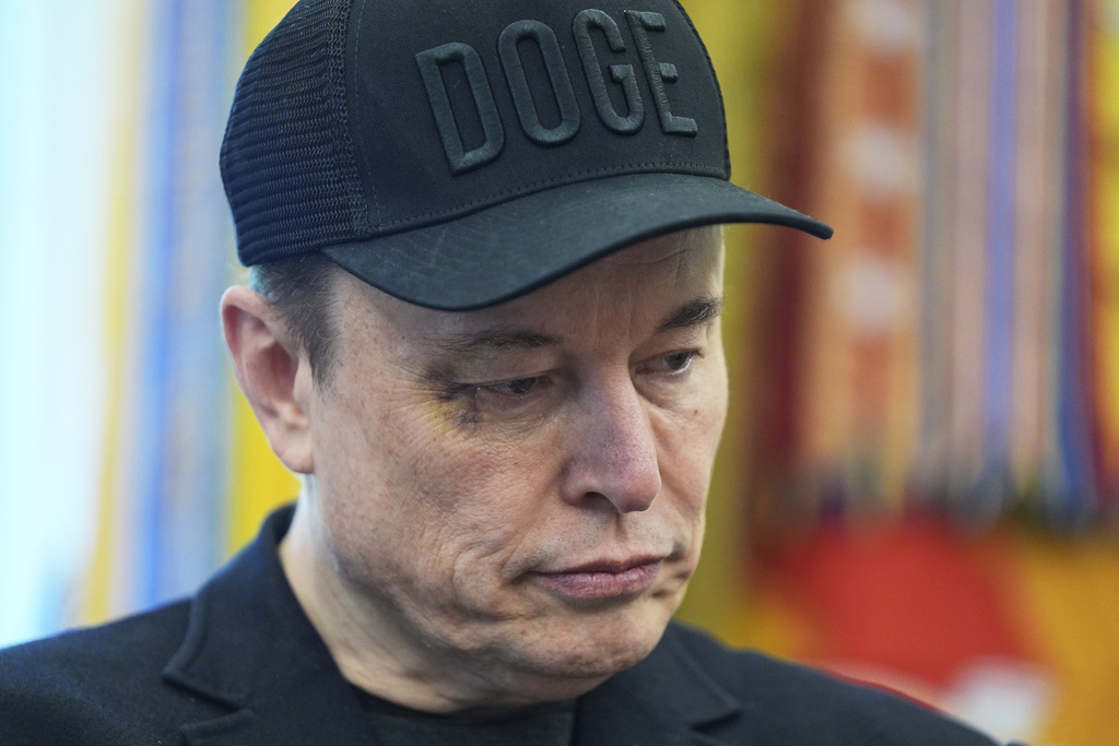 Trump Threatens Musk’s Contracts Amid Explosive Feud